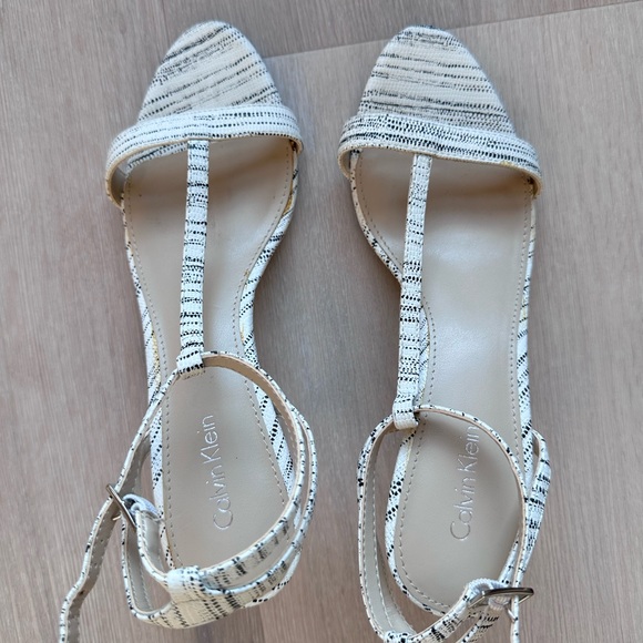 Calvin Klein T-Strap heels zebra/snake - Picture 1 of 7